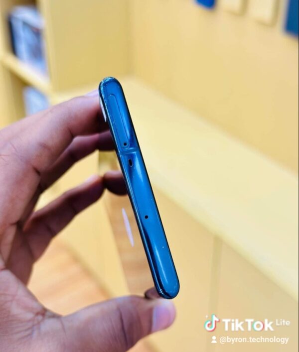 Samsung Galaxy S10 – AMOLED - Image 3