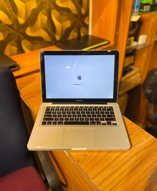 Apple MacBook Pro 8gb - Image 2