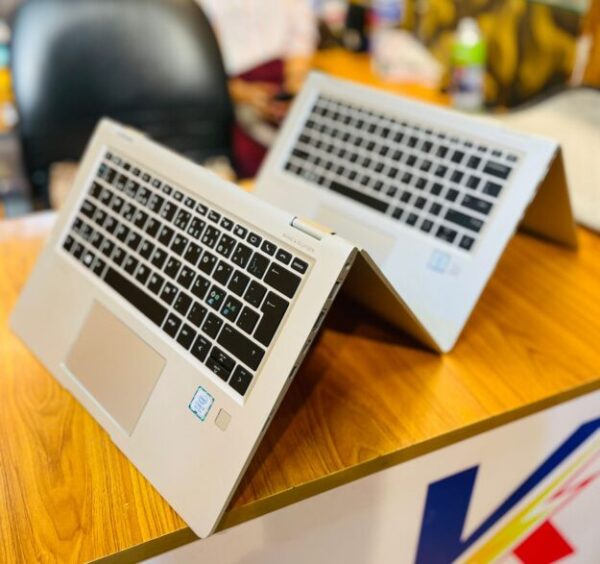 HP Elite X2,8GB RAM,  25SSD