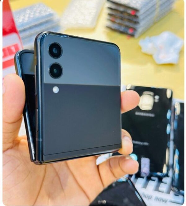 Samsung Galaxy Z Flip3 5G