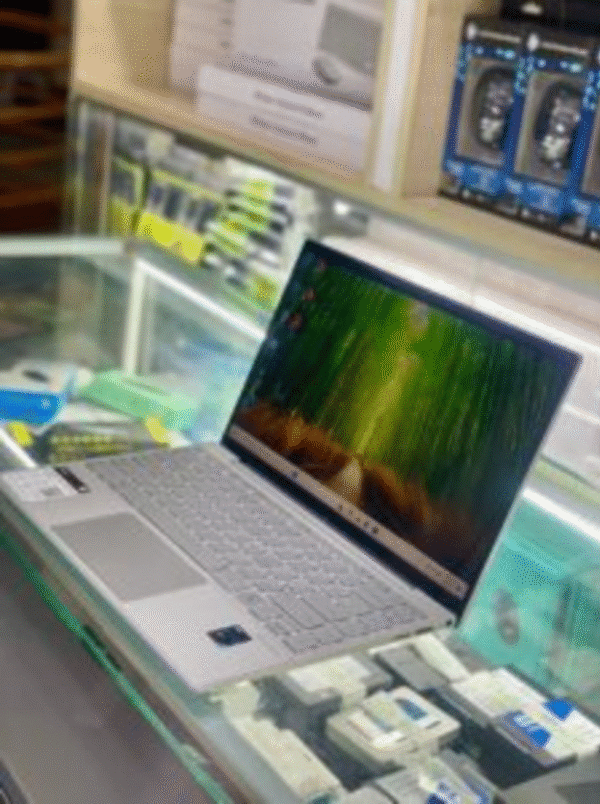 HP Envy 15.6" Touchscreen Laptop – Intel Core i7.
